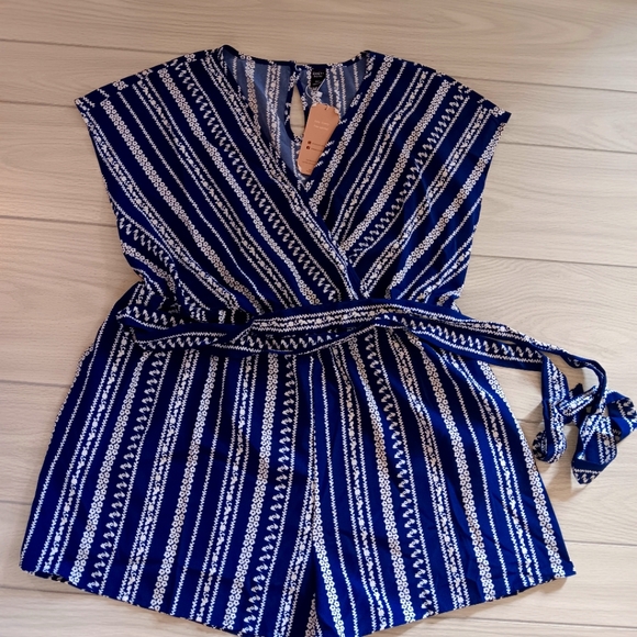 Women Plus Size Floral Print Belted Romper - Picture 1 of 16